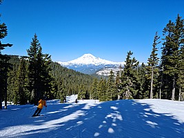 Nick skiing down Windshot
Photographer;&nbsp;Simon
2025-03-01&nbsp;10.22.54;&nbsp;Metadata time: '2025 Mar 01 10:22'
Original size:&nbsp;9,248 x 6,936; 16,684 kB
Filename: 2025-03-01 10.22.54 Simon - Nick skiing down Windshot.jpeg