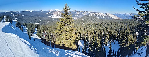 View from Roller Cattrack
Photographer;&nbsp;Simon
2025-03-01&nbsp;14.22.39;&nbsp;Metadata time: '2025 Mar 01 14:22'
Original size:&nbsp;19,416 x 7,456; 21,979 kB;&nbsp;stitch
Filename: 2025-03-01 14.22.39 Simon - view from Roller Cattrack_stitch.jpg
