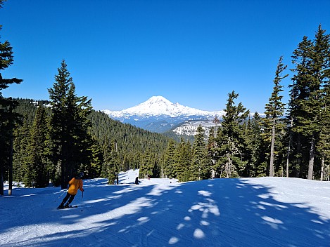 Nick skiing down Windshot
Photographer;&nbsp;Simon
2025-03-01&nbsp;10.22.54;&nbsp;Metadata time: '2025 Mar 01 10:22'
Original size:&nbsp;9,248 x 6,936; 16,684 kB
Filename: 2025-03-01 10.22.54 Simon - Nick skiing down Windshot.jpeg