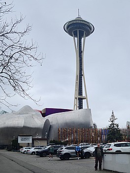 Simon and the Space Needle
Photographer;&nbsp;Simon
2025-03-02&nbsp;12.33.20;&nbsp;Metadata time: '2025 Mar 02 12:33'
Original size:&nbsp;4,086 x 5,454; 4,214 kB;&nbsp;cr
Filename: 2025-03-02 12.33.20 S20+ Simon - Simon and the Space Needle_cr.jpg