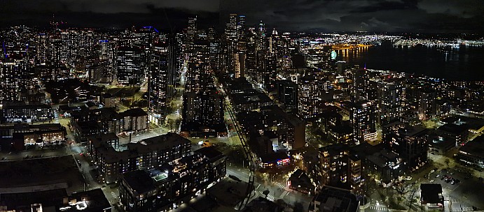 Seattle at night from the Space Needle
Photographer;&nbsp;Simon
2025-03-03&nbsp;20.13.22;&nbsp;Metadata time: '2025 Mar 03 20:13'
Original size:&nbsp;15,042 x 6,619; 9,353 kB;&nbsp;stitch
Filename: 2025-03-03 20.13.22 S20+ Simon - Seattle at night from the Space Needle_stitch.jpg