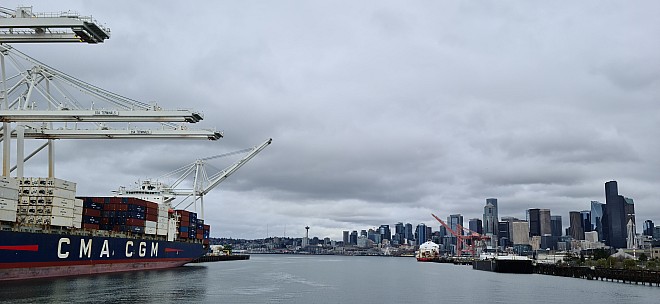 2025-03-03 11.30.53 S20+ Simon - Seattle from Dwamish Waterway_cr.jpg: 9248x4262, 8252k (2025 Jul 13 18:15)