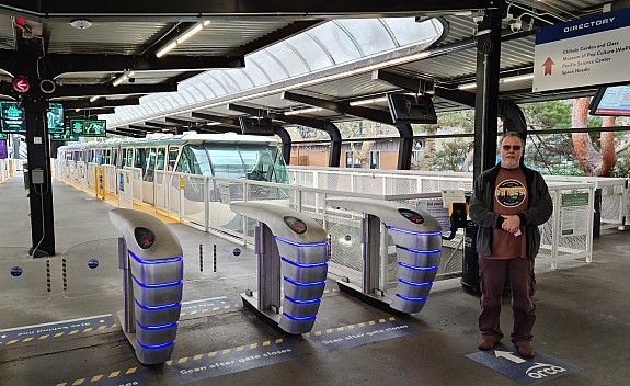 Simon at the Monorail str cr
Photographer;&nbsp;Simon
2025-03-04&nbsp;09.32.44;&nbsp;Metadata time: '2025 Mar 04 09:32'
Original size:&nbsp;8,831 x 5,410; 11,522 kB;&nbsp;{i:2;}
Filename: 2025-03-04 09.32.44 S20+ Simon - Simon at the Monorail_str_cr.jpg