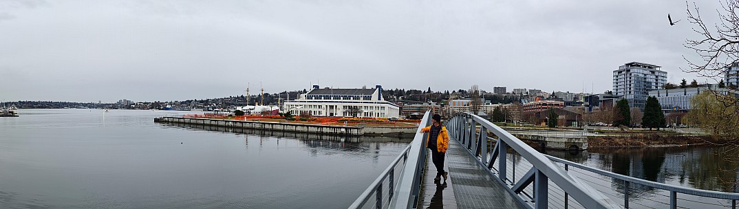 2025-03-04 11.36.57 S20+ Simon - Nick on Lake Union Park bridge_stitch.jpg: 20881x5911, 9767k (2025 Jul 12 16:28)