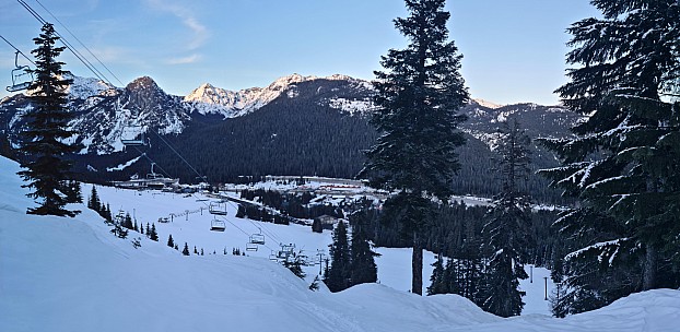 2025-03-05 17.29.58 S20+ Simon - view of West from Wildside_stitch.jpg: 15066x7361, 9418k (2025 Sept 27 18:14)
