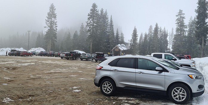 Alpental carpark
Photographer;&nbsp;Simon
2025-03-06&nbsp;08.40.05;&nbsp;Metadata time: '2025 Mar 06 08:40'
Original size:&nbsp;12,077 x 6,095; 7,284 kB;&nbsp;stitch
Filename: 2025-03-06 08.40.05 S20+ Simon - Alpental carpark_stitch.jpg