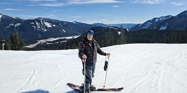 2025-03-07 13.16.01 S20+ Simon - at the top of Silver Fir_stitch.jpg: 12951x6457, 7803k (2025 Oct 01 20:06)