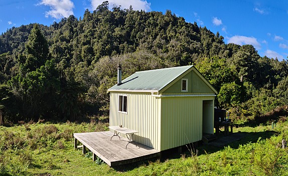 Trains Hut
Photo: Simon
2025-05-04 11.57.33; '2025 May 04 11:57'
Original size: 10,804 x 6,621; 12,577 kB; stitch
2025-05-04 11.57.33 S20+ Simon - Trains Hut_stitch.jpg