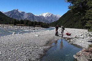 Rest stop in Moa Stream
Photographer;&nbsp;Brian
2026-03-03&nbsp;13.44.33;&nbsp;Metadata time: '2026 Mar 03 13:44'
Original size:&nbsp;5,099 x 3,399; 9,364 kB;&nbsp;cr
Filename: 2026-03-03 13.44.33 CPSG7MII IMG_1773 Brian - rest stop in Moa Stream_cr.jpg