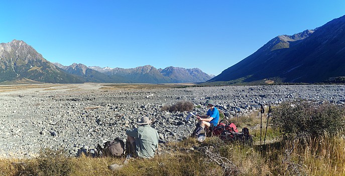 Rest stop at Boundary Stream
Photographer;&nbsp;Simon
2026-03-07&nbsp;10.05.33717;&nbsp;Metadata time: '2026 Mar 07 10:05'
Original size:&nbsp;10,083 x 5,168; 14,595 kB;&nbsp;stitch
Filename: 2026-03-07 10.05.33717 Xpr1VII Simon - rest stop at Boundary Stream_stitch.jpg